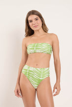 Carregar imagem no visualizador da galeria, Model Front: Rio De Sol Bas Bottom Palms Hotpants