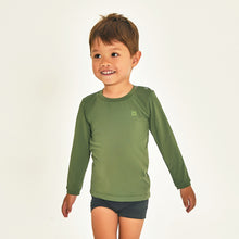 Carregar imagem no visualizador da galeria, Model Front: Uv Line T-Shirt Longsleeve Baby Verde Militar Upf50+