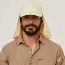 Carregar imagem no visualizador da galeria, Model Front: Uv Line Chapeau Legionnaire Neck Cap Africa 2021 Masc Sand Upf50+