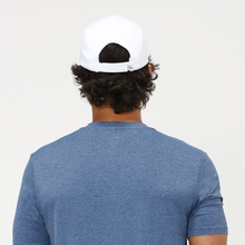 Carregar imagem no visualizador da galeria, Model Back: Uv Line Casquette Cap Uv Pro Masc White Upf50+