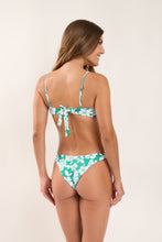 Carregar imagem no visualizador da galeria, Model Back: Wednesday In Hawaii By Rio De Sol Haut Top Pua-Valley Coral