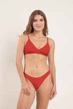 Carregar imagem no visualizador da galeria, Model Front: Rio De Sol Haut Top Shimmer-Liquor Paola