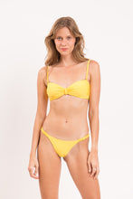 Carregar imagem no visualizador da galeria, Model Front: Rio De Sol Haut Top Amarelo Bandeau-Crispy