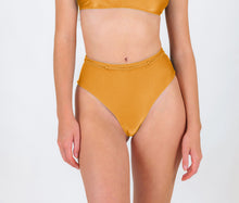 Carregar imagem no visualizador da galeria, Gallery: Rio De Sol Bas Bottom Damasco Hotpants