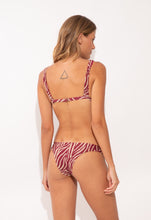 Carregar imagem no visualizador da galeria, Model Back: Rio De Sol Bas Bottom Dune Essential