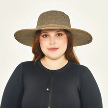 Carregar imagem no visualizador da galeria, Model Front: Uv Line Chapeau Souple/Capeline Hat Jurere Imp Fem Mescla Upf50+