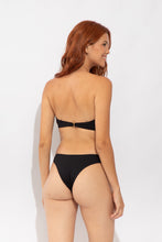 Carregar imagem no visualizador da galeria, Model Back: Rio De Sol Bas Bottom Solar-Black Essential