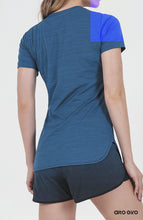 Carregar imagem no visualizador da galeria, Model Back: Alto Giro Fitness Haut Top Fit Rajado