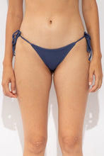Carregar imagem no visualizador da galeria, Gallery: Rio De Sol Bas Bottom Carmel-Blue Lacinho