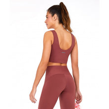 Carregar imagem no visualizador da galeria, Model Back: Alto Giro Fitness Haut Top Bodytex Ii Com Laser Marrom Mahogany