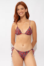 Carregar imagem no visualizador da galeria, Model Front: Rio De Sol Bas Bottom Coral-Feline Ibiza-Comfy