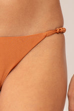 Carregar imagem no visualizador da galeria, Image 06: Rio De Sol Bas Bottom Shimmer-Nocciola Cheeky-Noa