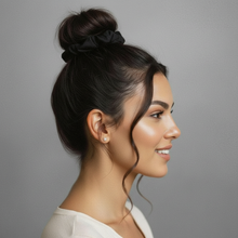 Carregar imagem no visualizador da galeria, Image 03: Rio De Sol Chouchou Nero Scrunchie