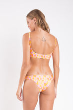 Carregar imagem no visualizador da galeria, Model Back: Rio De Sol Bas Bottom Dreamy Essential