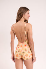 Carregar imagem no visualizador da galeria, Model Back: Rio De Sol Une Pièce Mosaico Margot