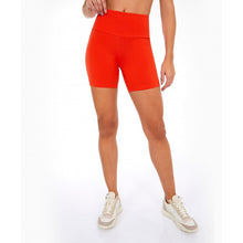 Carregar imagem no visualizador da galeria, Model Front: Alto Giro Fitness Bas Bermuda Supplex Fusao Laranja Fast