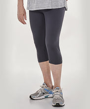 Carregar imagem no visualizador da galeria, Model Front: Alto Giro Fitness Bas Corsario Bodytex Silk Preto