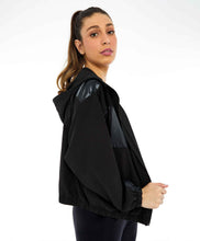 Carregar imagem no visualizador da galeria, Image 02: Alto Giro Fitness Haut Jaqueta Tecnospan Recortes Preto