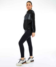 Carregar imagem no visualizador da galeria, Image 04: Alto Giro Fitness Haut Jaqueta Tecnospan Recortes Preto