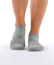 Carregar imagem no visualizador da galeria, Model Front: Alto Giro Fitness Bas Kit Meias Feminina Dv