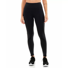 Carregar imagem no visualizador da galeria, Model Front: Alto Giro Fitness Bas Legging Bodytex Recortes Atlanta Preto