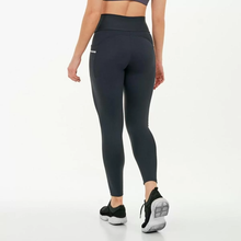 Carregar imagem no visualizador da galeria, Model Back: Alto Giro Fitness Bas Legging Hyper Com Laser Lateral Preto