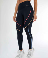 Carregar imagem no visualizador da galeria, Model Front: Alto Giro Fitness Bas Legging Hyper Galoes E Bolso Preto