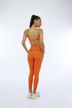 Carregar imagem no visualizador da galeria, Model Back: Alto Giro Fitness Bas Legging Hyper Regulagem No Cos Laranja Orangeade