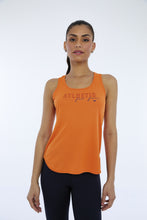 Carregar imagem no visualizador da galeria, Model Front: Alto Giro Fitness Haut Regata Skin Fit Inspiracional Laranja Orangeade