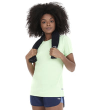 Carregar imagem no visualizador da galeria, Model Front: Alto Giro Fitness Haut T-Shirt Skin Fit Rolete Costas Verde Joy