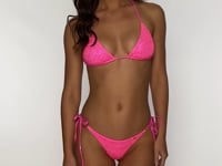 Carregar e reproduzir vídeo no visualizador da Galeria, Video: Luli Fama Haut Top Wavy Ruched Bella Metallic Hot Pink