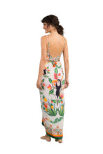 Carregar imagem no visualizador da galeria, Model Back: Rio De Sol Pareo Boho Canga