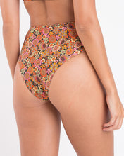 Carregar imagem no visualizador da galeria, Image 05: Rio De Sol Bas Bottom Bouquet Hotpants