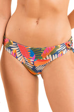 Carregar imagem no visualizador da galeria, Gallery: Rio De Sol Bas Bottom Jungle Madrid