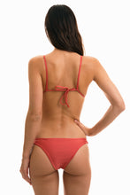 Carregar imagem no visualizador da galeria, Model Back: Rio De Sol Bas Bottom Madras Dupla Face