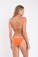 Carregar imagem no visualizador da galeria, Model Back: Rio De Sol Bas Bottom Ocre Ibiza-Comfy