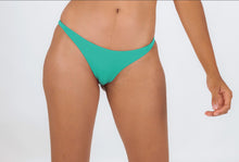 Carregar imagem no visualizador da galeria, Model Front: Rio De Sol Bas Bottom Opal Leblon-Fio
