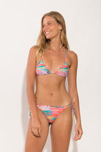 Carregar imagem no visualizador da galeria, Model Front: Rio De Sol Bas Bottom River Frufru-Comfy