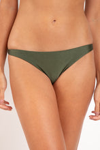 Carregar imagem no visualizador da galeria, Gallery: Rio De Sol Bas Bottom Shimmer-Croco Leblon