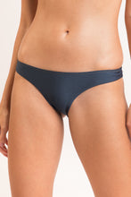 Carregar imagem no visualizador da galeria, Gallery: Rio De Sol Bas Bottom Shimmer-Shark Essential-Comfy