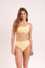 Carregar imagem no visualizador da galeria, Model Front: Rio De Sol Bas Bottom Sunshine Hotpants