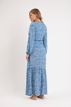 Carregar imagem no visualizador da galeria, Model Back: Rio De Sol Vêtement De Plage Chuva Long Dress Verona