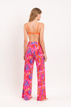 Carregar imagem no visualizador da galeria, Model Back: Rio De Sol Pantalon De Plage Flavors Wide Pants