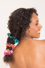 Carregar imagem no visualizador da galeria, Image 02: Rio De Sol Chouchou Rain Scrunchie