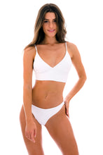 Carregar imagem no visualizador da galeria, Model Front: Rio De Sol Ensemble Set Cotele-Branco Tri-Tank Comfy