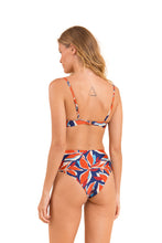 Carregar imagem no visualizador da galeria, Model Back: Rio De Sol Ensemble Set Leaves Bandeau-Joy Hotpants