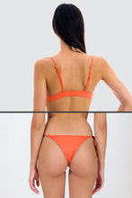 Carregar imagem no visualizador da galeria, Model Back: Rio De Sol Ensemble Set Light-Peach Mila Ibiza