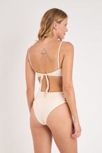 Carregar imagem no visualizador da galeria, Model Back: Rio De Sol Ensemble Set Malibu-Natural Bandeau-Iris High-Waist-Spin-Iris