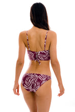 Carregar imagem no visualizador da galeria, Model Back: Rio De Sol Ensemble Set Palms-Vine Balconet-Anna Comfy