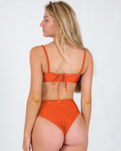 Carregar imagem no visualizador da galeria, Image 06: Rio De Sol Ensemble Set Paprica Bandeau-Reto Hotpants